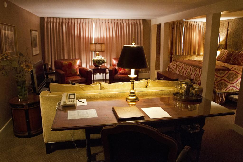 Bedford Village Inn Kültér fotó